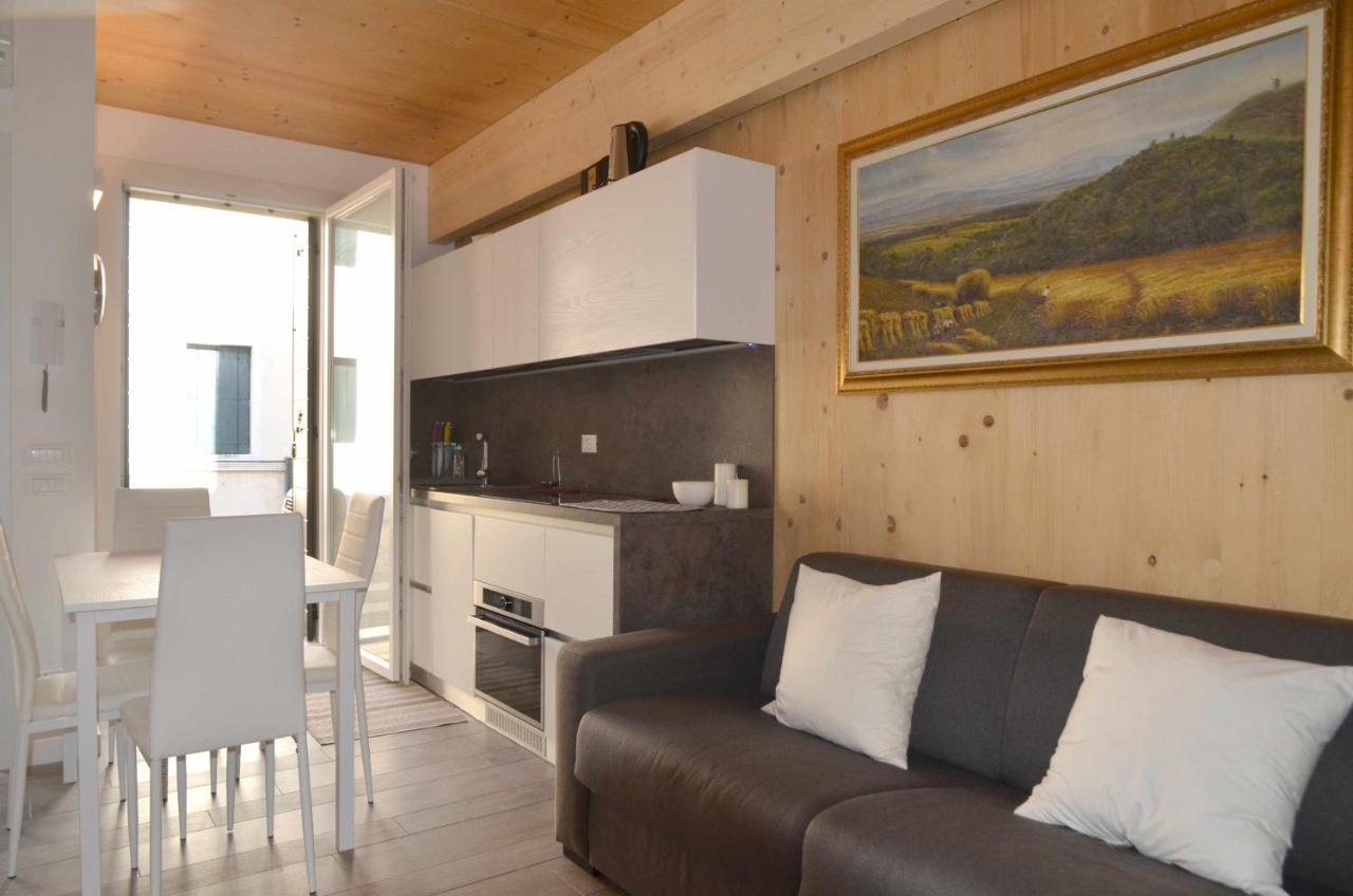 Al Leone Di San Marco Luxury & Relax Apartman Noale Kültér fotó